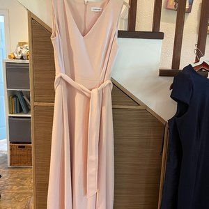 Calvin Klein Light Pink Sleeveless dress. Tea Length. Tie waist. V-neck. sz 6
